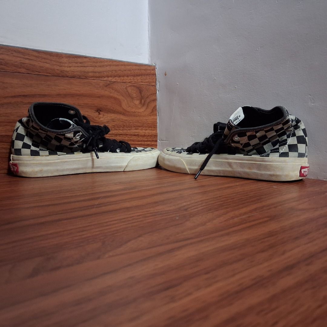 Vans Sk8-Hi Decon Size US 5.5 (Category: Sneakers) located in Quezon City. Submitted by 357oclock (Listing ID 1470806109, Image 3). Description: Welcome to 357 O'clock, we sell sportswear & streetwear garments to satisfy your lifestyle needs. 🚚 Ships within 24 hours nationwide and international 💯 100% Objective item condition disclosure 👌 Excellent customer service 🐈 Cat friendly.