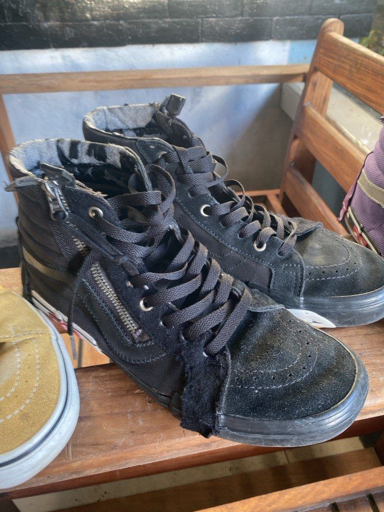 Vans Sk8 (Category: Sneakers) located in Iligan City. Submitted by pauloemiliodhongs (Listing ID 1470822699, Image 3). Description: 800 each negotiable + sf All are size 8.5 Mens 10 Womens Black cap cut and paste sk8 hi reissue issue is sock liner Purple reflective cap cut and paste sk8 hi reissue issue is right paur side zip is busted I sewed it fixed permanently nalang Honeygold purple velvet sk8 low Issue is Faded toe box tsaka may holes each 