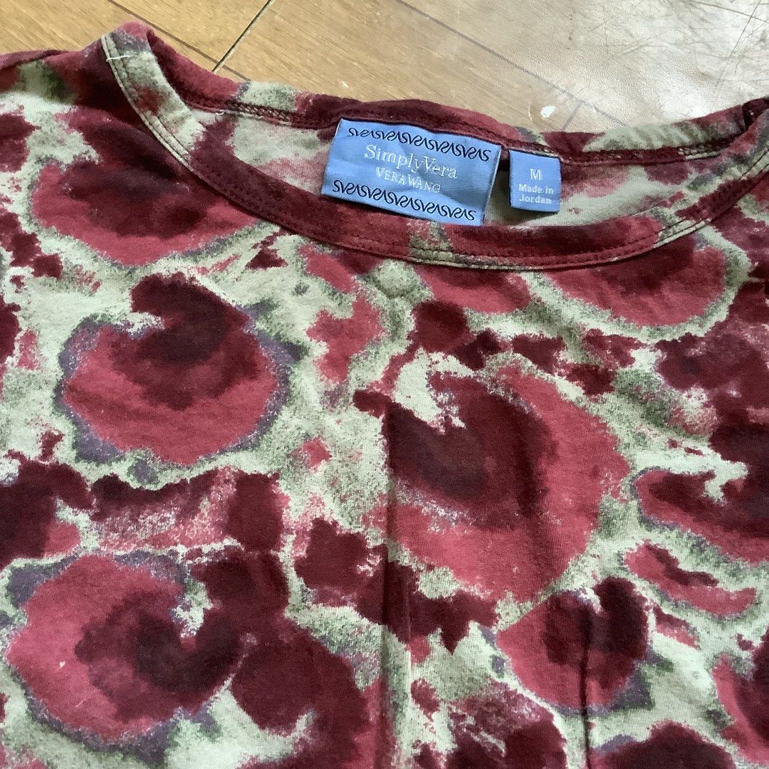 VERA WANG red y2k graphic top (Category: Longsleeves) located in Santa Rosa. Submitted by lilyestrell (Listing ID 1470840844, Image 2). Description: size: medium.