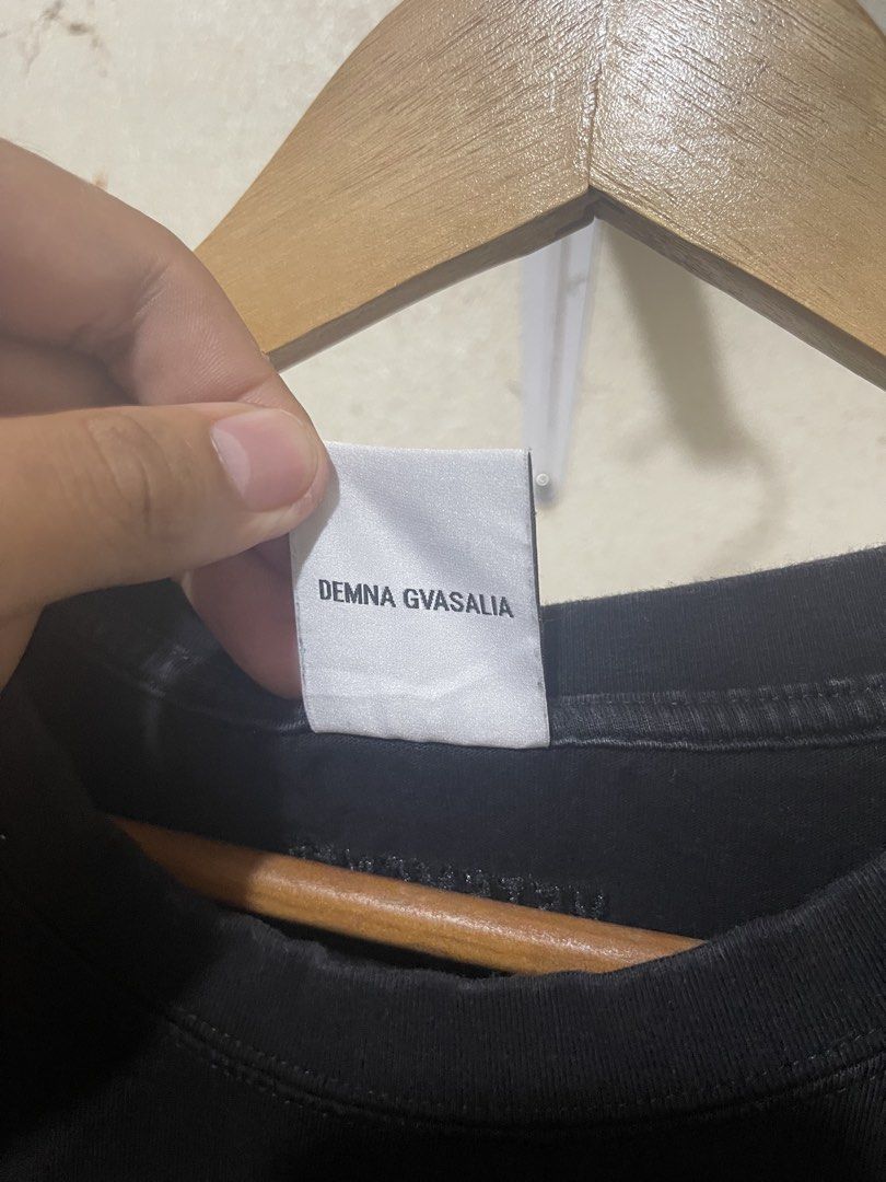 Vetements Shirt Gun Shoot (Category: Activewear) located in Tuguegarao City. Submitted by elyks11 (Listing ID 1470873509, Image 3). Description: Solid bullet hole designs .