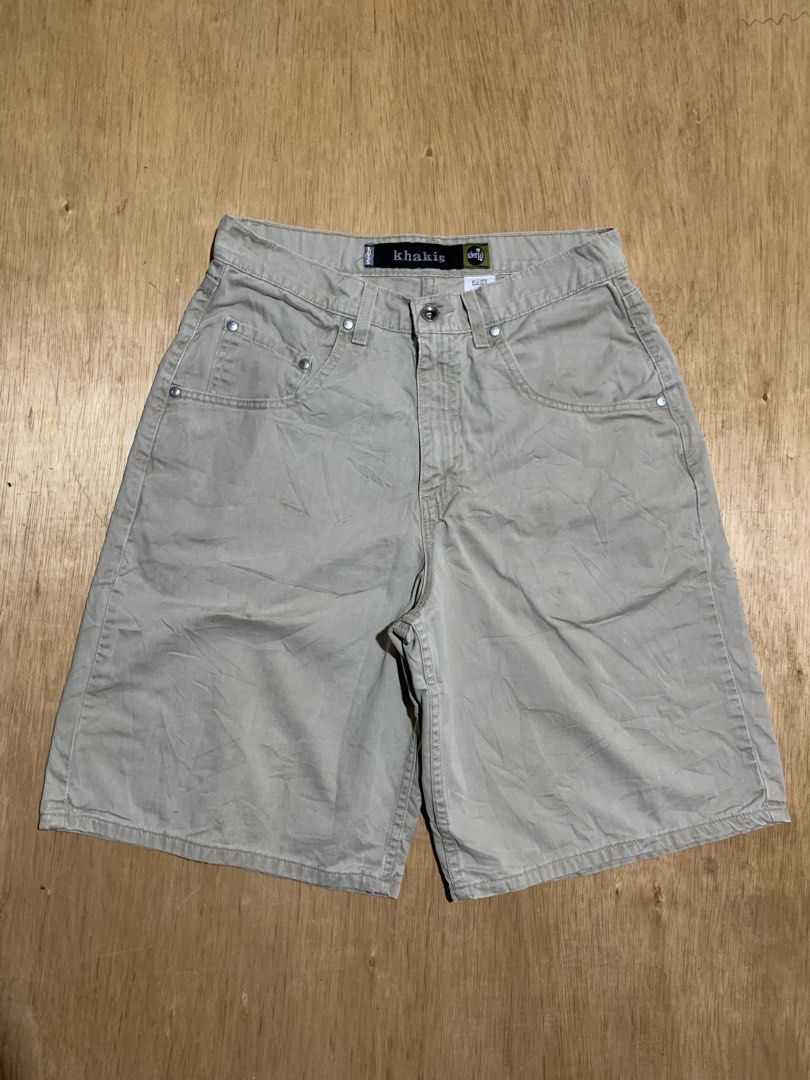 Vintage 1990s Levis SilverTab Khakis Baggy Short (Category: Shorts) located in Cebu City. Submitted by handpickedxthrift (Listing ID 1470869992, Image 1). Description: Vintage 1990s Levis SilverTab Khakis Baggy Short👀 Good as new 2nd Pic When worn✌️ 30w x 22L No issue Color rate 10/10 DM interested📩.