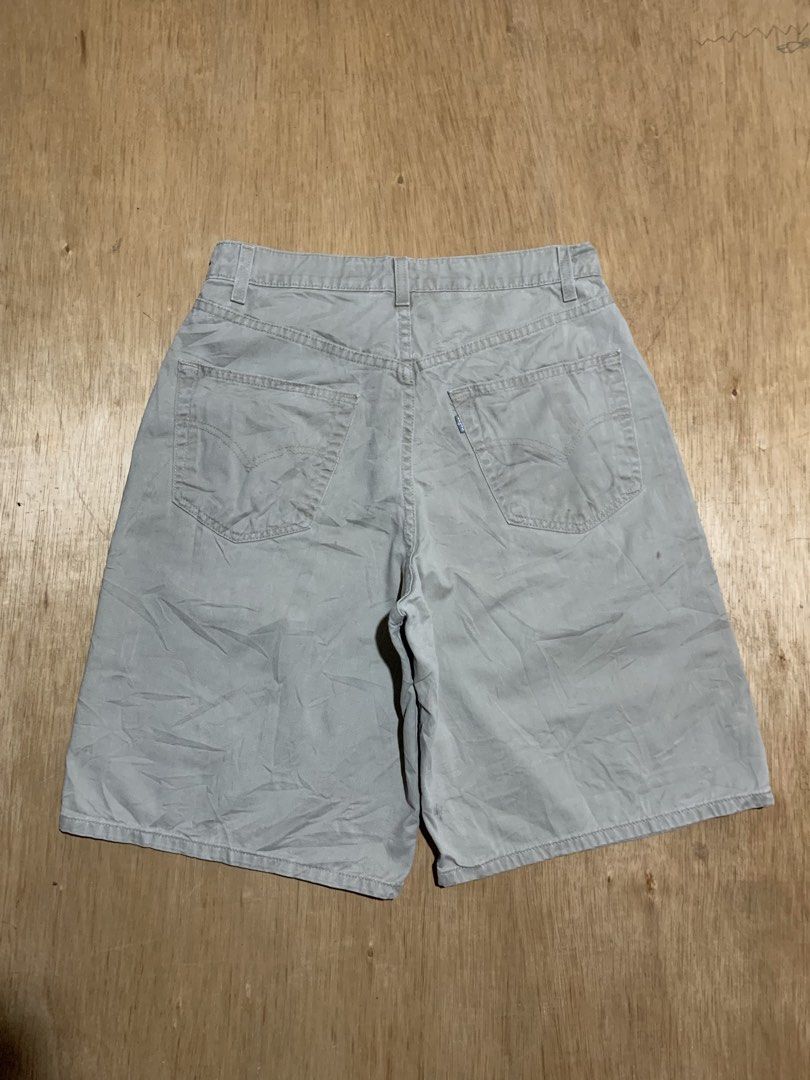 Vintage 1990s Levis SilverTab Khakis Baggy Short (Category: Shorts) located in Cebu City. Submitted by handpickedxthrift (Listing ID 1470869992, Image 3). Description: Vintage 1990s Levis SilverTab Khakis Baggy Short👀 Good as new 2nd Pic When worn✌️ 30w x 22L No issue Color rate 10/10 DM interested📩.