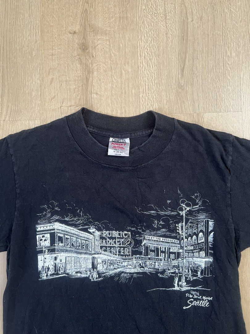 Vintage 90s Oneita Power-T Tee (Category: Tshirts & Polo Shirts ) located in Angeles City. Submitted by mark.happenss (Listing ID 1470821976, Image 2). Description: Vintage 90s Oneita Power-T ‘Seattle Pike Place Market’ Tee Single stitch all the way Waist: 20 Length: 26.