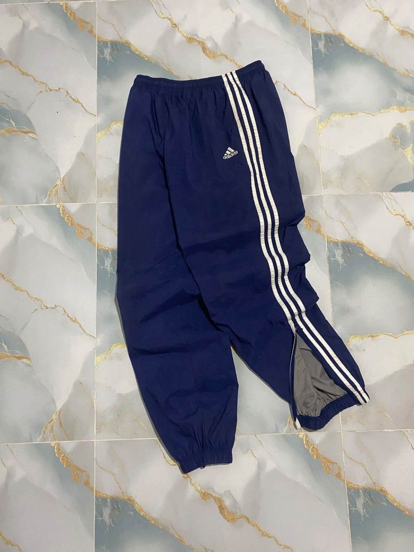 Vintage Adidas Track Jogger (Category: Joggers) located in Bulacan. Submitted by yddadoc (Listing ID 1470786330, Image 2). Description: 30-40 Waist 41.5 Length.