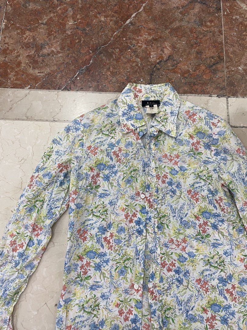 Vintage APC (Category: Others Tops) located in Makati City. Submitted by gemsonatrash (Listing ID 1470760841, Image 2). Description: Small Excellent 1500 Negotiable .