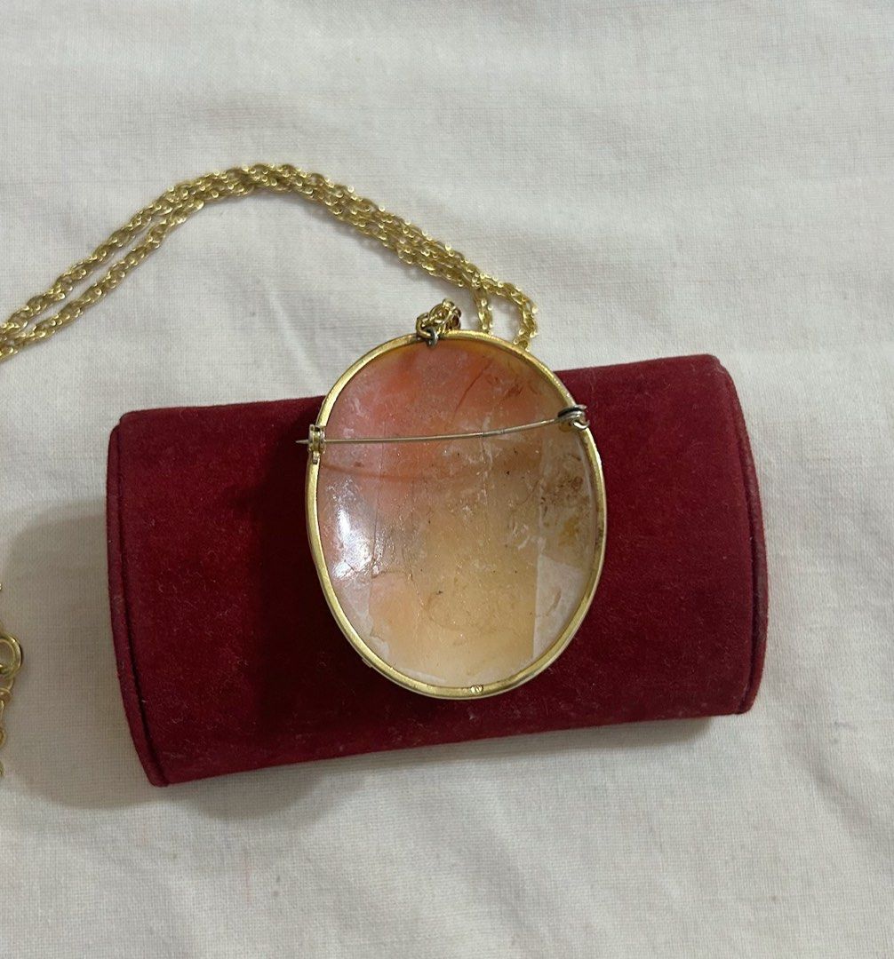 Vintage Carved Cameo Shell Necklace (Category: Necklaces) located in Makati City. Submitted by cestparfaitvintagejewelries (Listing ID 1470839612, Image 3). Description: .