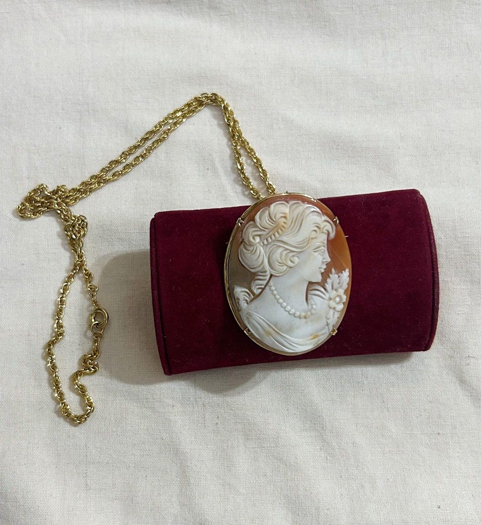 Vintage Carved Cameo Shell Necklace (Category: Necklaces) located in Makati City. Submitted by cestparfaitvintagejewelries (Listing ID 1470839612, Image 2). Description: .