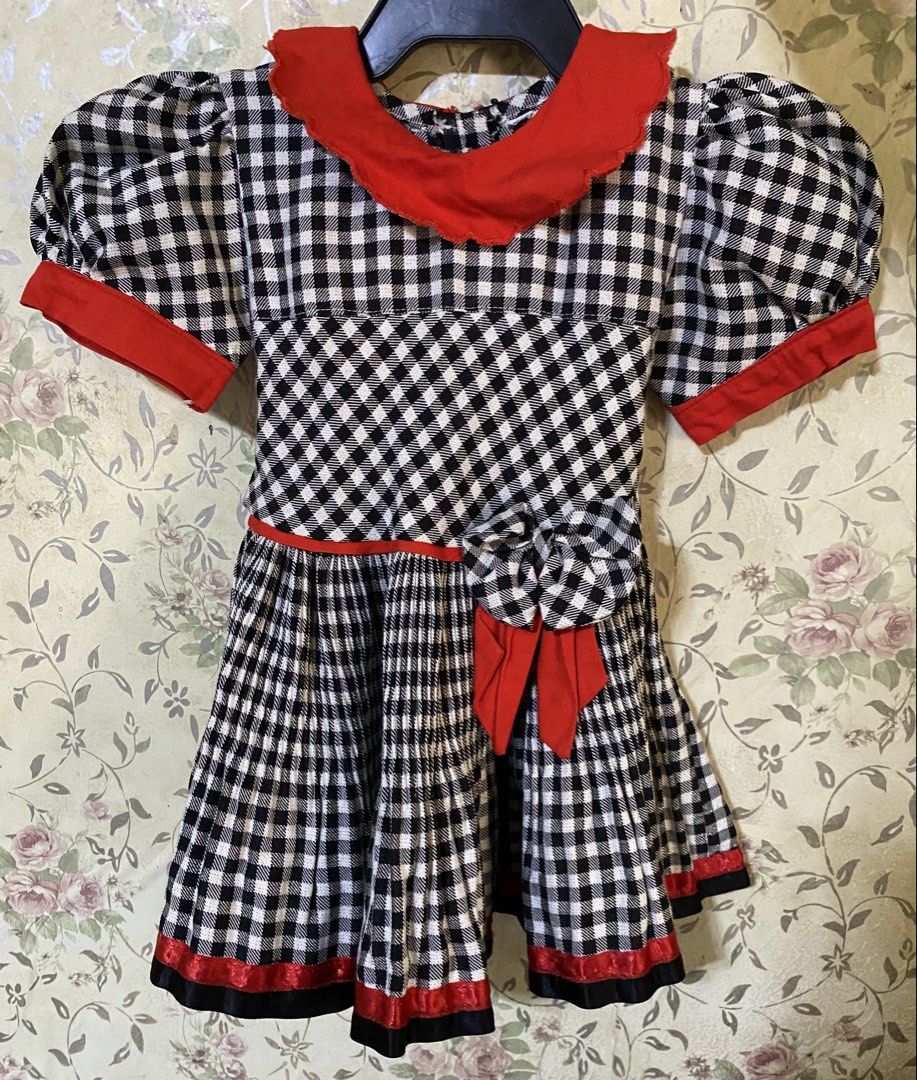 Vintage Checkered dress (Category: Babies & Kids Fashion) located in Morong. Submitted by fcjonline528 (Listing ID 1467378854, Image 1). Description: Preloved by my daughter fits to 12-18 months 💯good condition.