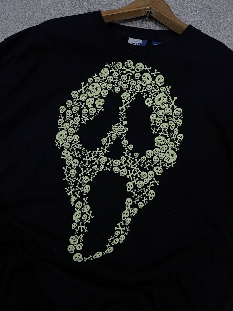 Vintage Glow in the Dark Ghostface Scream Crossbone (Category: Tshirts & Polo Shirts ) located in Daet. Submitted by jamescaldito (Listing ID 1470838481, Image 3). Description: - Good Condition - hairlines/crack print - Glow in the dark - No side seam - 24 width - 29 length .