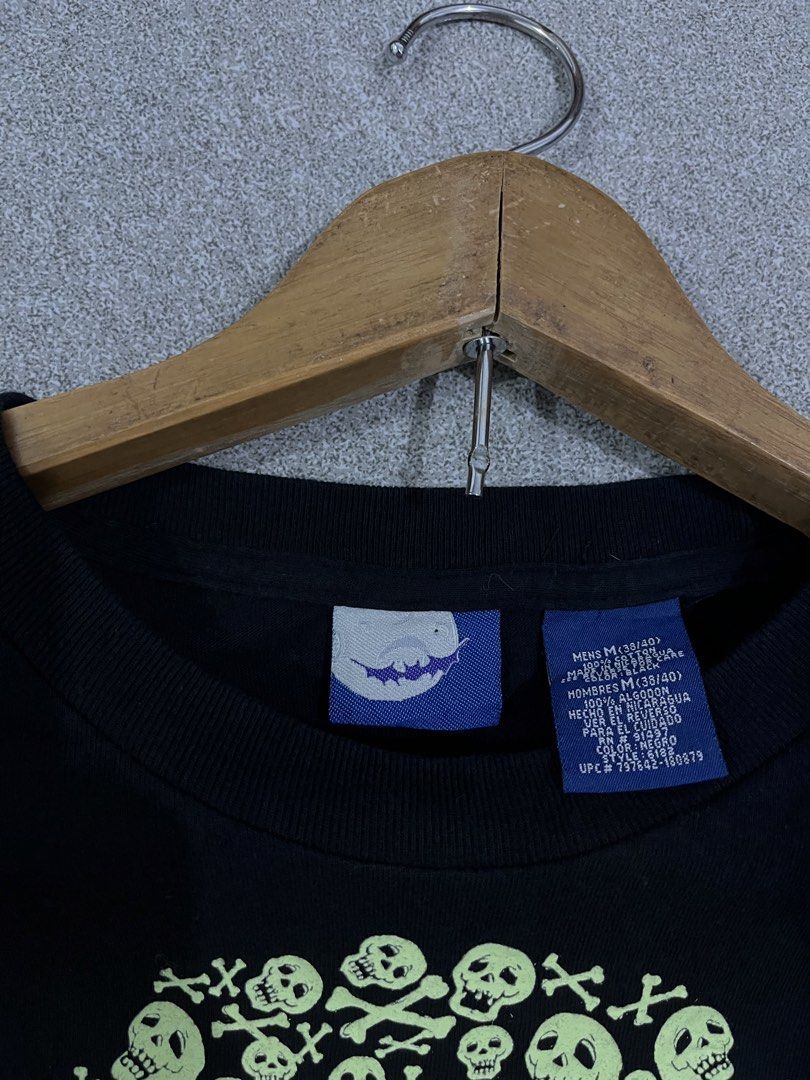 Vintage Glow in the Dark Ghostface Scream Crossbone (Category: Tshirts & Polo Shirts ) located in Daet. Submitted by jamescaldito (Listing ID 1470838481, Image 2). Description: - Good Condition - hairlines/crack print - Glow in the dark - No side seam - 24 width - 29 length .