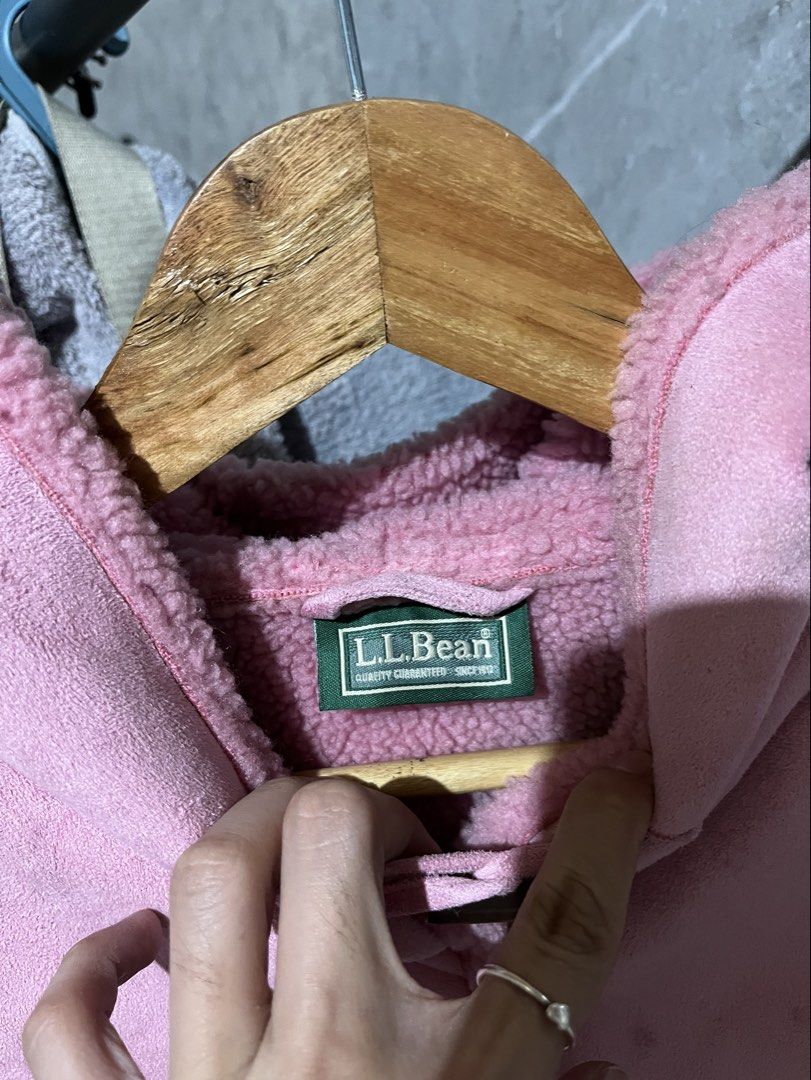 Vintage LL Bean Pink Winter Coat (Category: Coats, Jackets and Outerwear) located in Manila. Submitted by johncarylph (Listing ID 1470781278, Image 3). Description: Good as new Fits XS-S Womens.