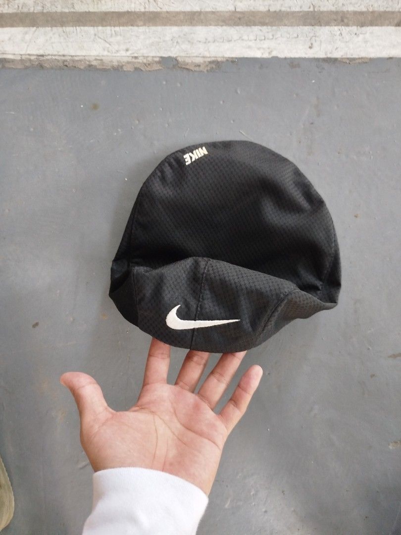 Vintage nike berret (Category: Caps & Hats) located in Mandaluyong City. Submitted by ren2o_cru2 (Listing ID 1470832873, Image 3). Description: for sale vintage berret hat good as new no issue.