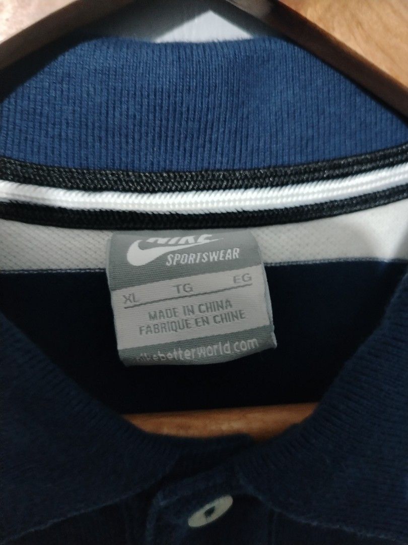 Vintage Nike polo (Category: Formal Shirts) located in Bocaue. Submitted by adrianberi35876 (Listing ID 1470886881, Image 3). Description: Vintage Nike Polo Width:20 Length:28 (back 29.5) Condition:9/10 Color Rate:9/10 Issue:(need rewash) Mine:750+sf 📍 Bocaue,Bulacan.