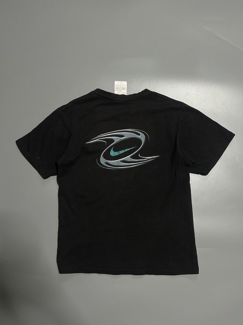 Vintage nike shirt (authentic) (Category: Tshirts & Polo Shirts ) located in Trece Martires City. Submitted by flip_flips (Listing ID 1470893865, Image 1). Description: Vintage nike shirt (authentic) -Dimes: 20 width 25.5 length -Good condition -9.3/10 color rate -issue: hairlines.