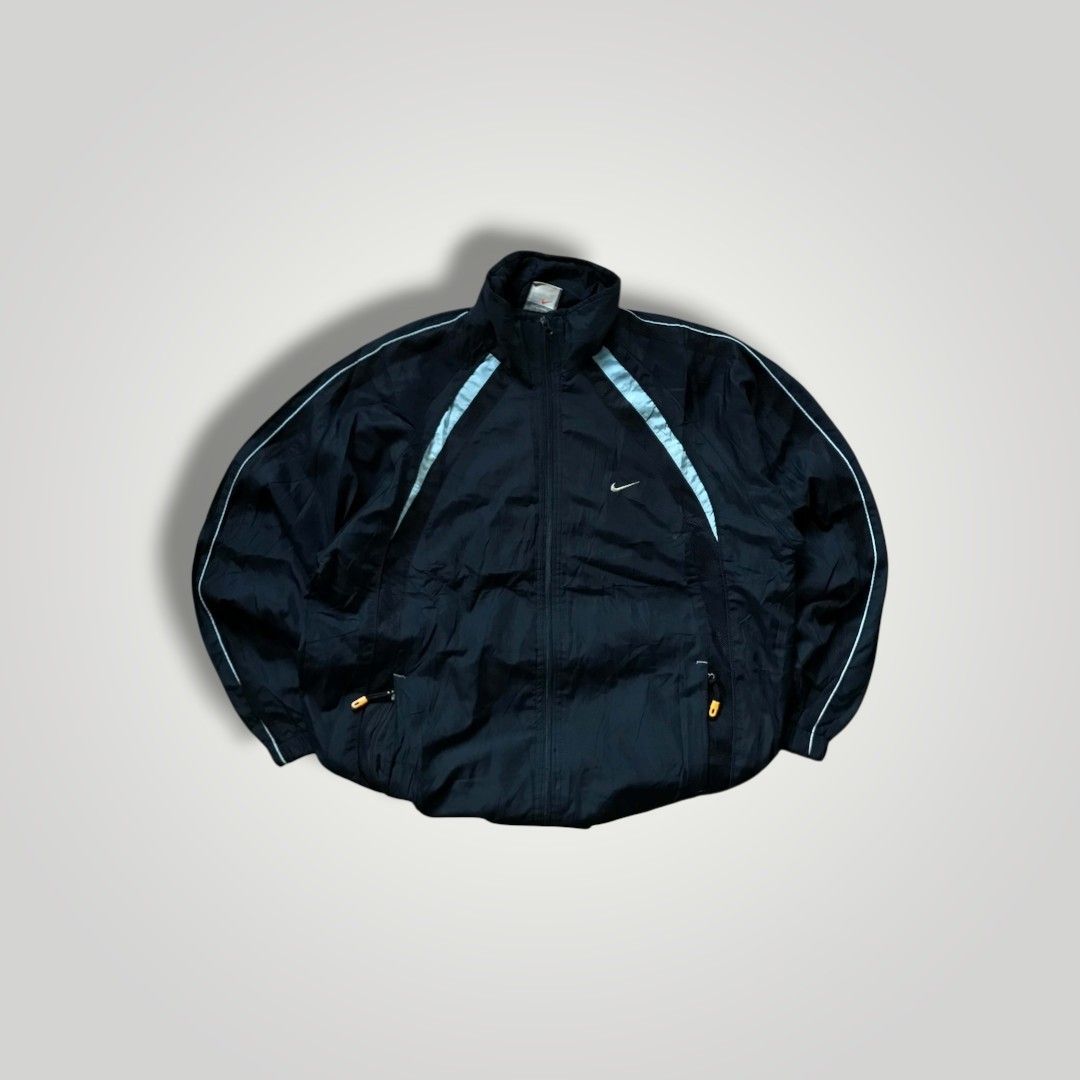 Vintage Nike Windbreaker 💥 (Category: Coats, Jackets and Outerwear) located in Batangas. Submitted by adoboqt (Listing ID 1470771152, Image 1). Description: .