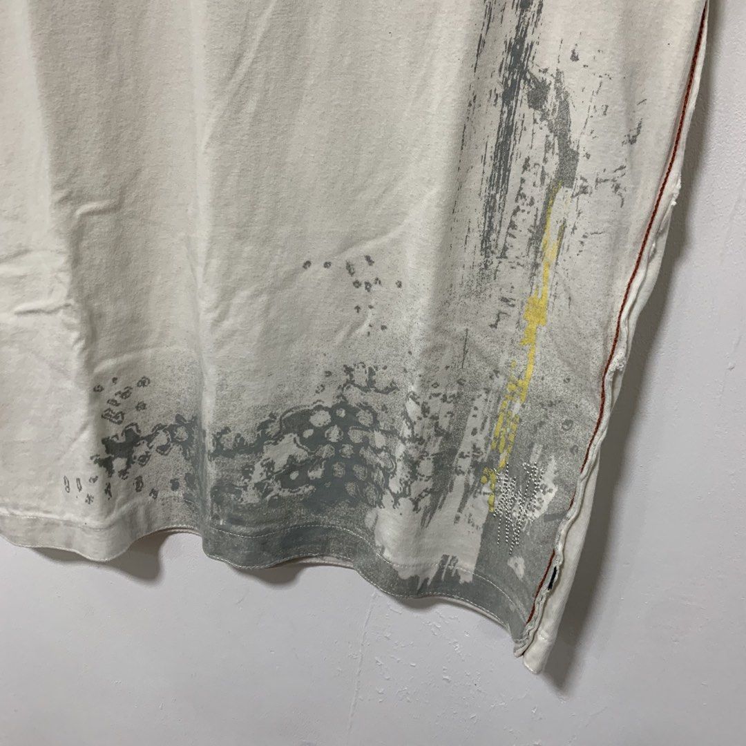 Vintage oakley (Category: Tshirts & Polo Shirts ) located in Cavite. Submitted by yobubsss (Listing ID 1470900508, Image 3). Description: Size small 19w 27L Good condition No issue.
