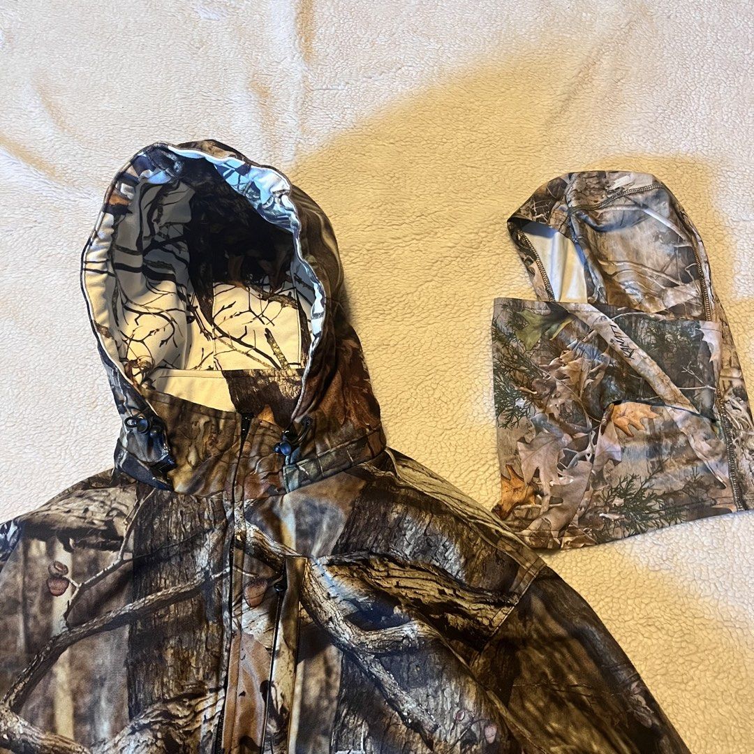 VINTAGE REAL TREE MOSSY OAK REVERSIBLE JACKET W/BALACLAVA (Category: Coats, Jackets and Outerwear) located in Binangonan. Submitted by nhogsmapula-24860 (Listing ID 1470808645, Image 3). Description: VINTAGE REAL TREE MOSSY OAK REVERSIBLE JACKET W/BALACLAVA HEAVY CLOTHES SIZE XXL .