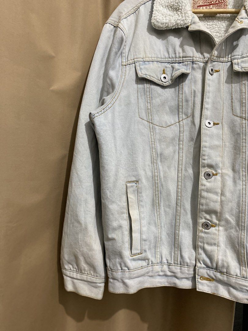 Vintage Sherpa Jacket Denim (Category: Coats, Jackets and Outerwear) located in Cabanatuan. Submitted by jamaicac (Listing ID 1470791465, Image 3). Description: size M 22/27 no issue.