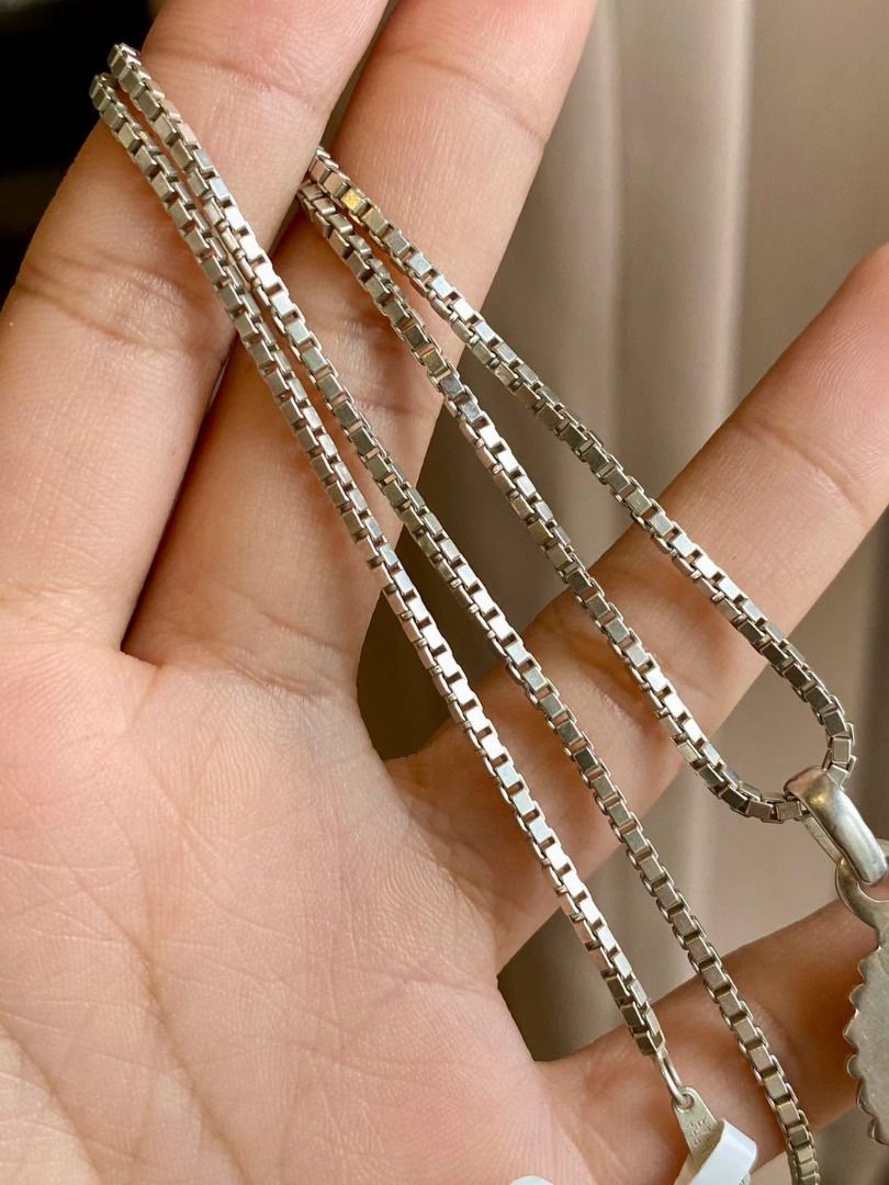 VINTAGE SILVER LABRADORITE NECKLACE (Category: Necklaces) located in Baguio. Submitted by asna_taku (Listing ID 1470818883, Image 2). Description: 💚✨ VINTAGE SILVER LABRADORITE NECKLACE ✨💎 A mesmerizing vintage treasure with timeless elegance! 🤍 Featuring a beautiful round Labradorite gemstone showcasing mysterious deep green and smoky gray tones, beautifully framed by an intricate floral-inspired silver setting. 🌿 Paired with a classic silve