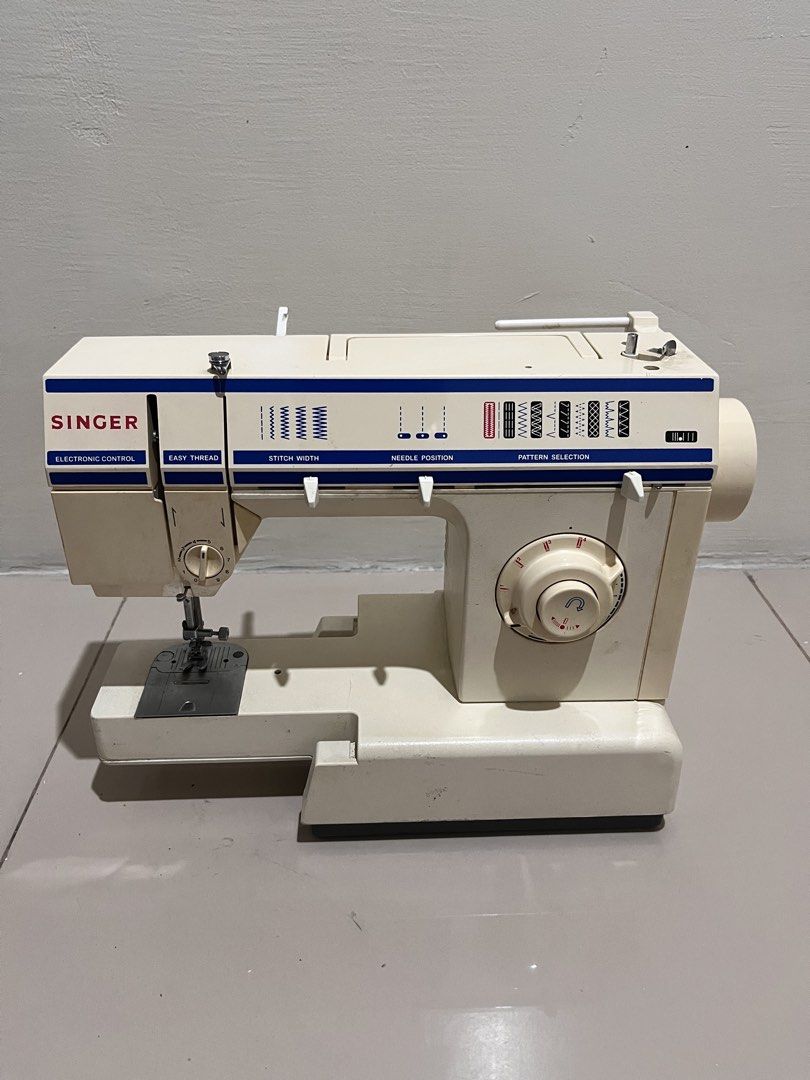 Vintage Singer Electronic Sewing Machine (Working 110v) (Category: Vintage Collectibles) located in Cavite. Submitted by pesobill (Listing ID 1470928624, Image 3). Description: Working 110v Naic Location PickUp/Lalamove.