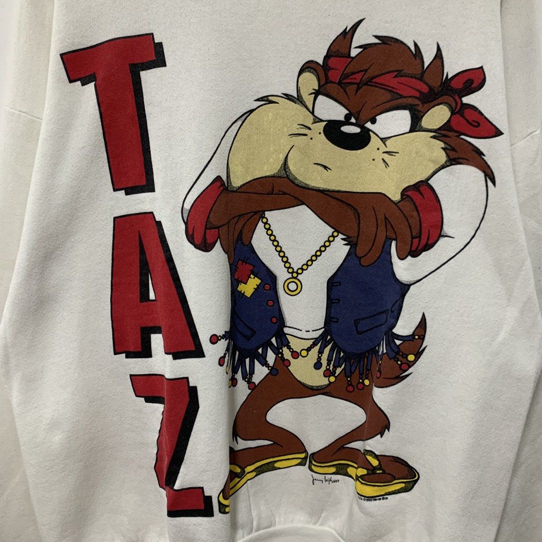 Vintage taz 1993 (Category: Hoodies) located in Cavite. Submitted by yobubsss (Listing ID 1470916065, Image 2). Description: Size XL 25w 28L Good condition Issue yellow stain see last pic (washable).