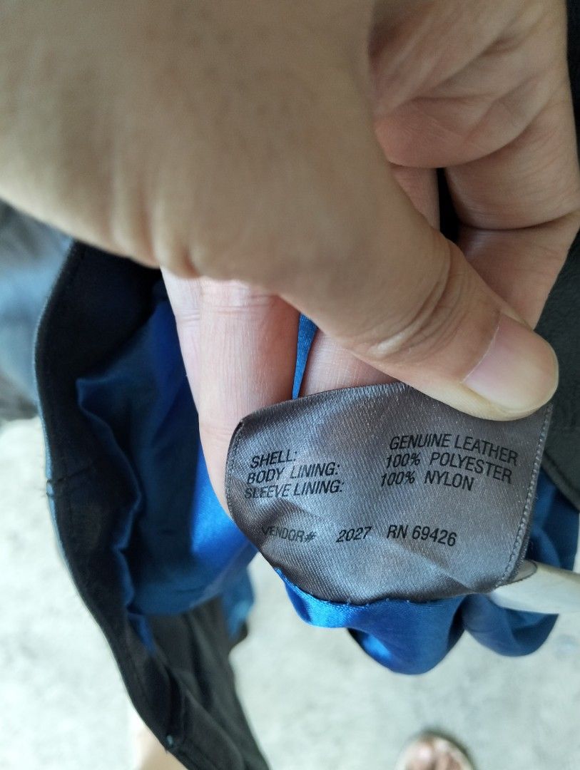 Vintage Wilsons Leather Maxima Jacket Blue Lining Accent (Category: Coats, Jackets and Outerwear) located in Malolos. Submitted by rthrift2026 (Listing ID 1470750258, Image 3). Description: Wilsons Leather Maxima Jacket (Vintage) Size: XL Color: Black with vibrant blue lining Material: Genuine Leather Note: May konting bakbak na sa ilang bahagi due to age (vintage item, see photos for flaws).