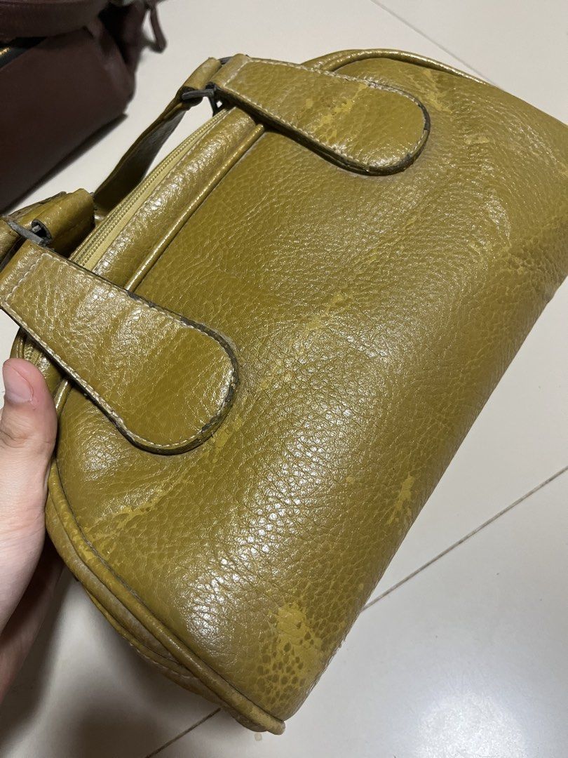 Vintage Y2K Olive Green Shoulder Bag (Category: Shoulder Bags) located in General Trias. Submitted by walterwhiteyo (Listing ID 1470762484, Image 3). Description: see photos for the condition pls!.