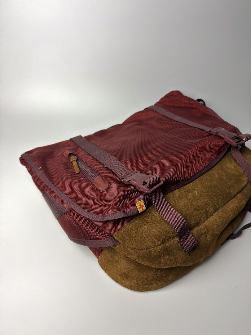 Visvim Ballistic E-Cat 18L Messenger Bag (Category: Belt bags, Clutches and Pouches) located in Manila. Submitted by streetsavvy (Listing ID 1470831870, Image 2). Description: Visvim Ballistic E-Cat 18L Messenger Bag Width: 16” Height: 13” Depth: 6” Strap Drop: 17” (Adjustable Strap) Measured in Inches Classic archival VISVIM Ballistic E-Cat Messenger Bag in a rare Burgundy/Maroon colorway. Constructed from ultra-durable Cordura® nylon paired wit