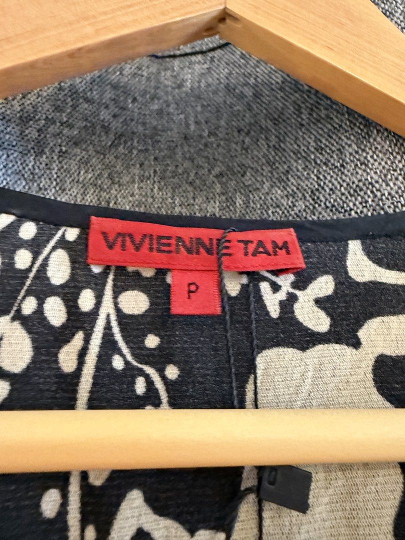 Vivienne Tam (Category: Dresses) located in Quezon City. Submitted by macleen17 (Listing ID 1470782949, Image 3). Description: Vivienne Tam Size P Excellent Condition Black and white Color No any issues .