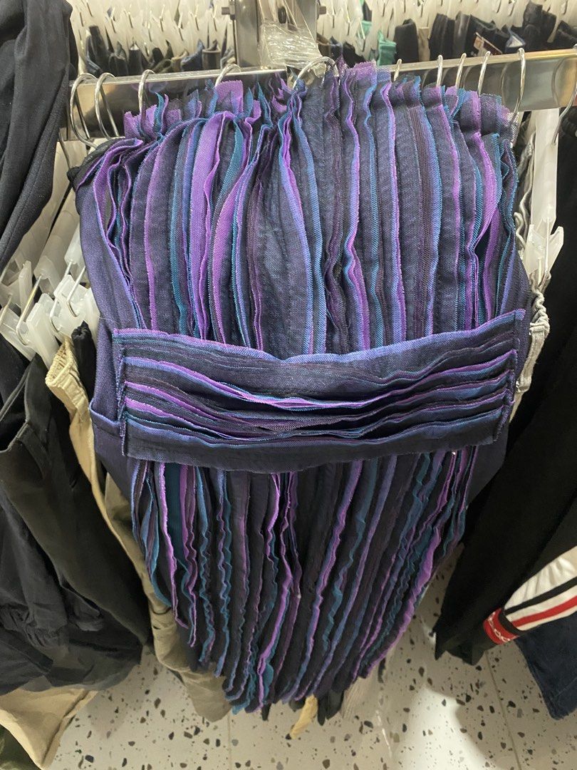 Vivienne tam (Category: Others Tops) located in Manila. Submitted by hell_market (Listing ID 1470817427, Image 1). Description: .