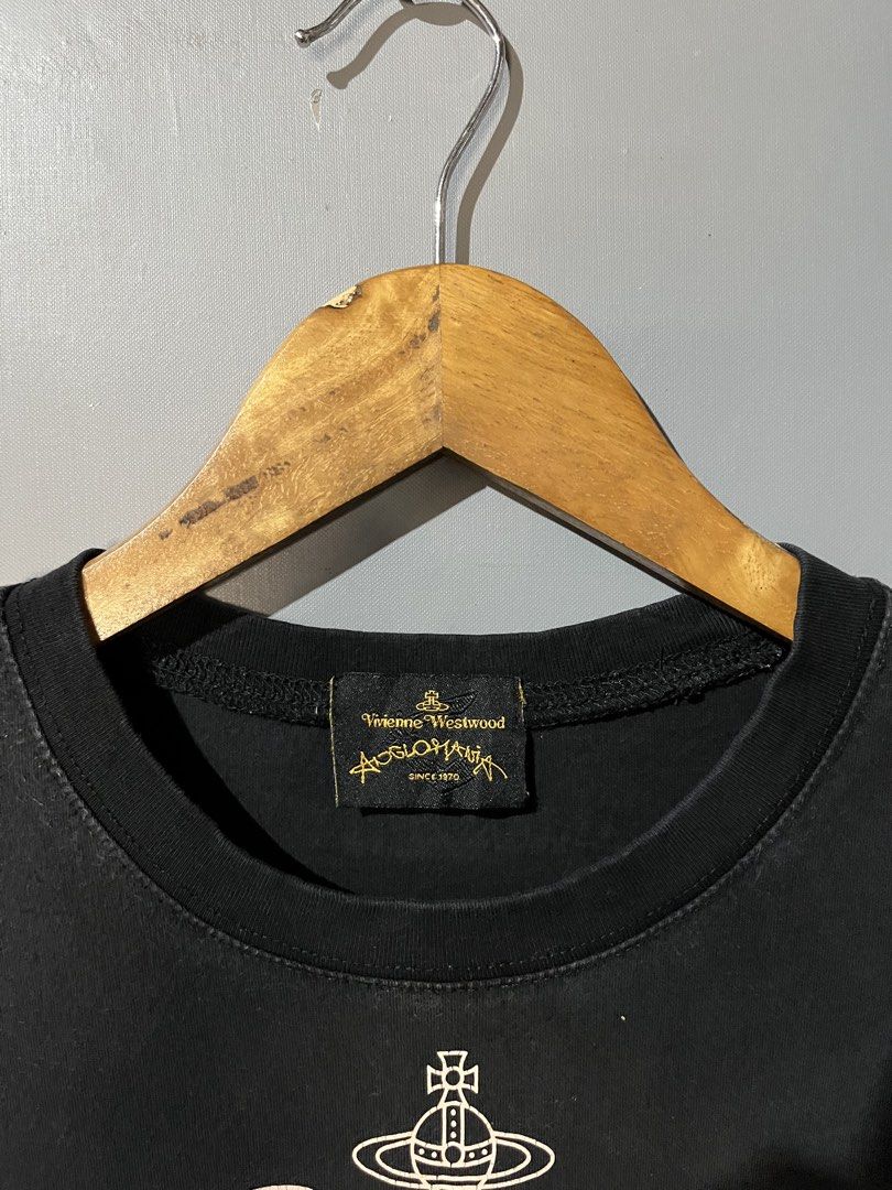 Vivienne Westwood (Category: Tshirts & Polo Shirts ) located in San Mateo. Submitted by street_rev (Listing ID 1470755139, Image 3). Description: 27.5 x 20.5.