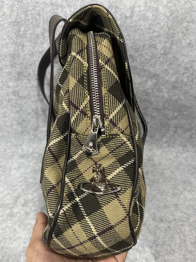 vivienne westwood (Category: Tote Bags) located in Calamba. Submitted by thriftingoverload (Listing ID 1470829898, Image 3). Description: plus shipping fee.
