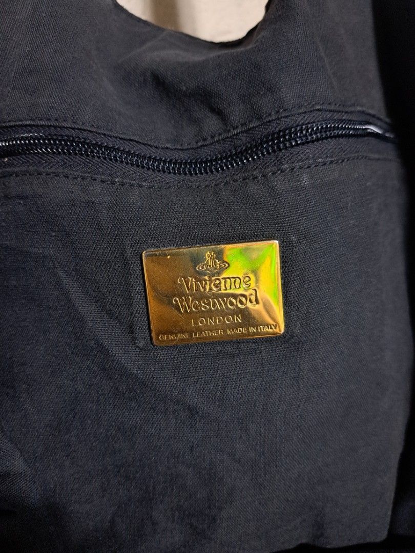 Vivienne Westwood Tote Bag (Category: Luxury Bags & Wallets) located in Dumaguete. Submitted by jayarbajad49160 (Listing ID 1470763599, Image 3). Description: Vivienne West Tote Bag Good for Psg Loc dumaguete city visayas.