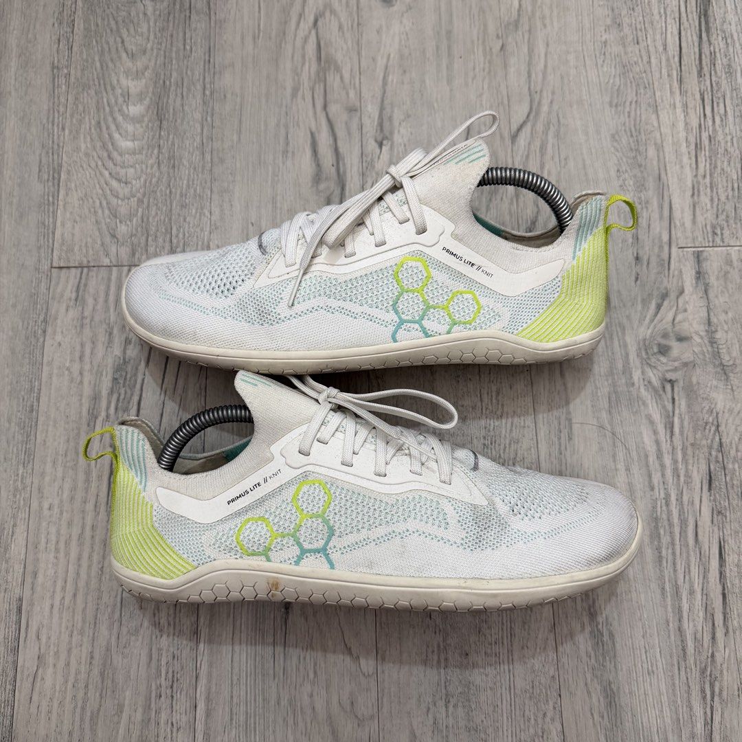 Vivo Barefoot (Category: Sneakers) located in Manila. Submitted by wornagainstudios2 (Listing ID 1470906278, Image 1). Description: .