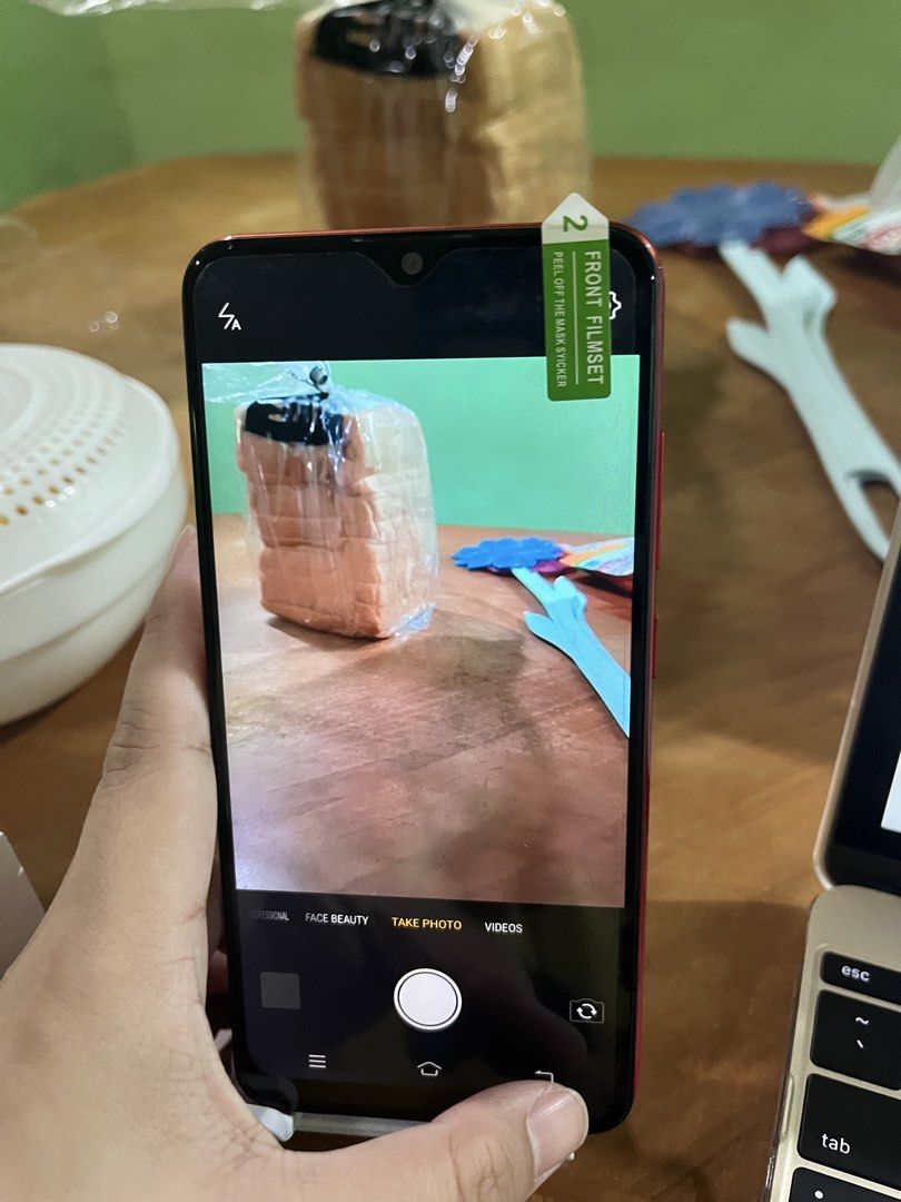 Vivo y91 (Category: Vivo) located in Manila. Submitted by jekamendoz09288 (Listing ID 1470832227, Image 2). Description: 📱 FOR SALE: Brand New Vivo Y91 — Red 📱 ✅ Specs: • 📺 6.2‑inch Full Screen Display • 📸 Dual Rear Camera • 🔋 5000mAh Long‑Lasting Battery • 📶 4G Signal Ready • 💾 Expandable SD Card Slot • 📲 Dual SIM Slot • ⚡ 8GB RAM + 256GB ROM 🎁 Freebies Included: • 🔌 Charger • 🎧 Headset • 🛡️ Tempered Glass • 📱 Jelly Case ✨ Condition
