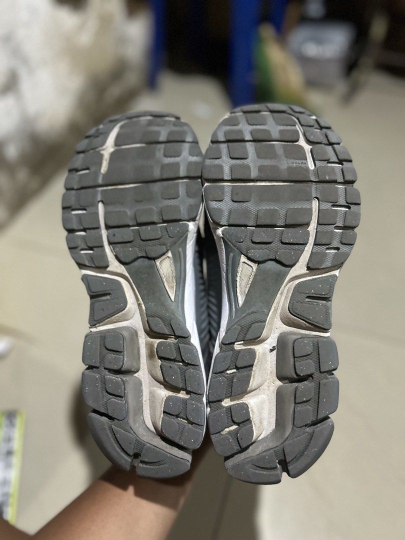 Vomero (Category: Sneakers) located in Cebu City. Submitted by cyrilk1cks (Listing ID 1470857488, Image 3). Description: .