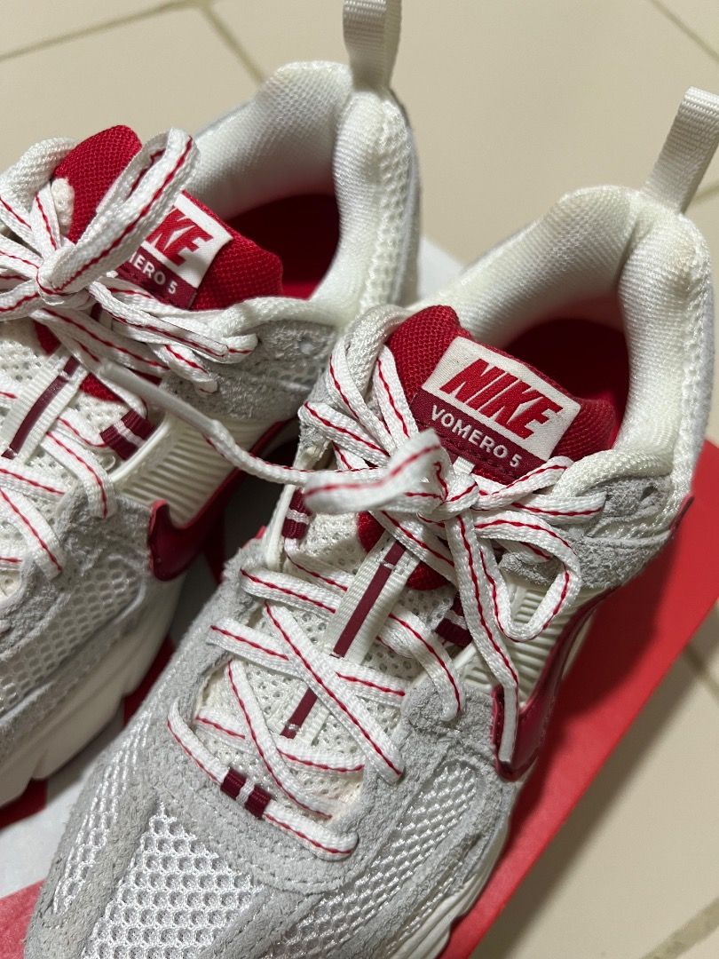 Nike Vomero 5 SE (Category: Sneakers) located in Caloocan City. Submitted by mandy.ramos (Listing ID 1470877746, Image 1). Description: Hi. Selling this Vomero 5 SE (GS) never been used so good as new siya. .