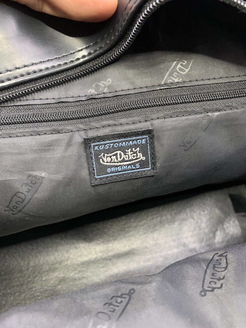 Von Dutch - Bowling Bag - Vinyl (Category: Shoulder Bags) located in Bulacan. Submitted by ridersthrift_ph (Listing ID 1470843602, Image 3). Description: Authentic Kustomade By Vondutch Minor flaws only In Great Condition Check flicks for details Gcash or Bank Payment Bulacan 📍.