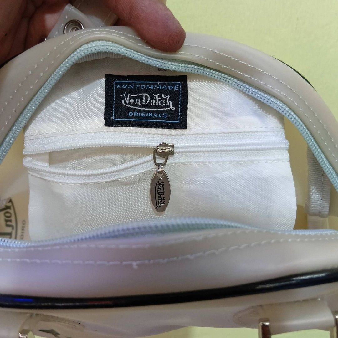 VONDUTCH HANDBAG (Category: Tote Bags) located in San Carlos City. Submitted by noynoy11 (Listing ID 1470789459, Image 2). Description: small size 8W - 7L EXCELLENT.