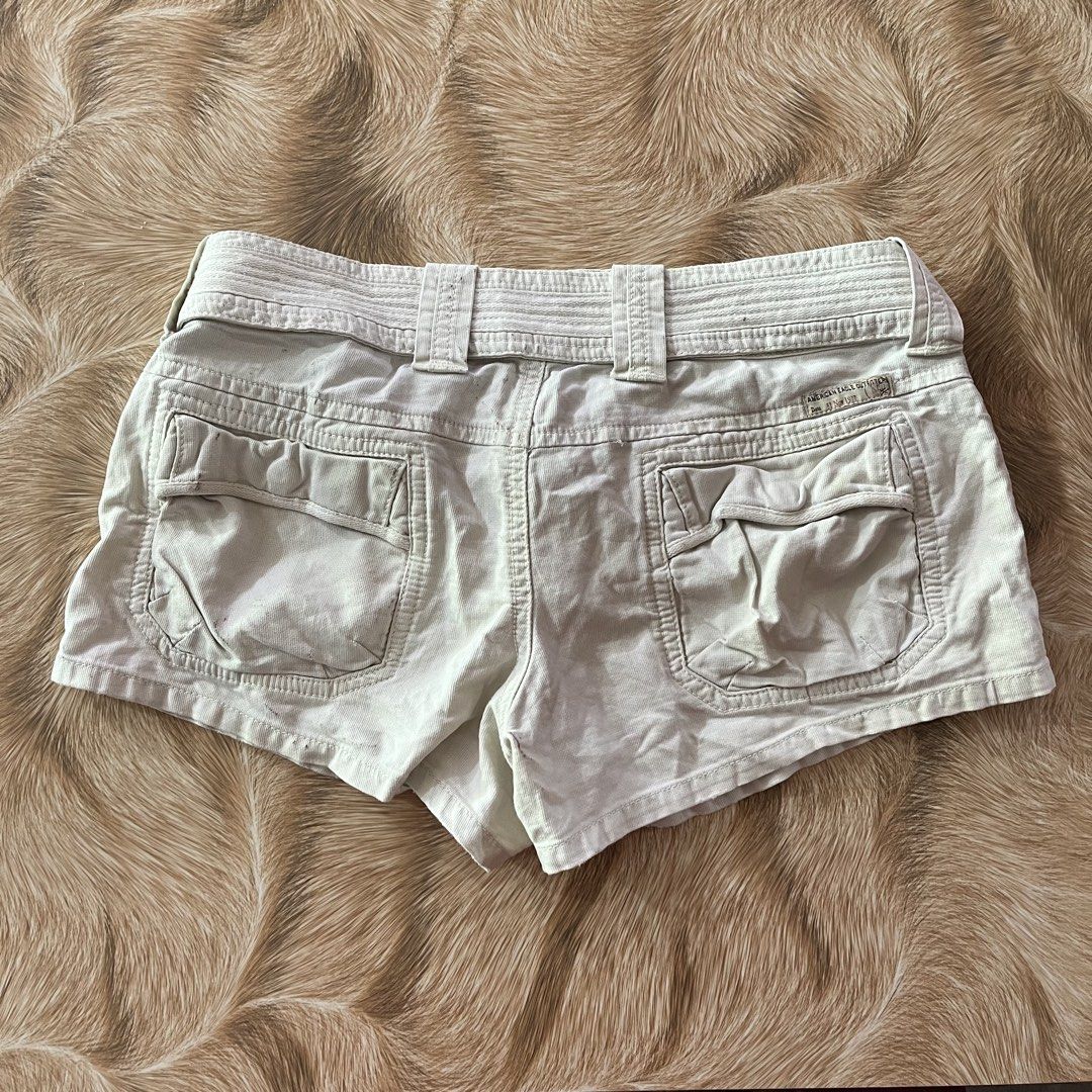 VTG 2000 American eagle belted short (Category: Shorts) located in Sipalay. Submitted by trustmeyoullbefine (Listing ID 1470756413, Image 2). Description: Size 29Waist Need wash only No flaws.