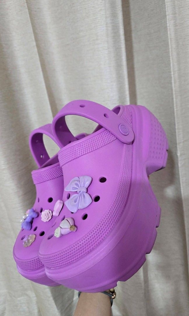 W7 original crocs for women (Category: Wedges) located in Quezon City. Submitted by kimlynandaya (Listing ID 1470815351, Image 3). Description: .