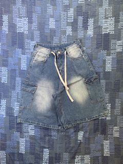 (Category: ) located in . Submitted by luxethrift_ (Listing ID 1470894104, Image 1). Description: .
