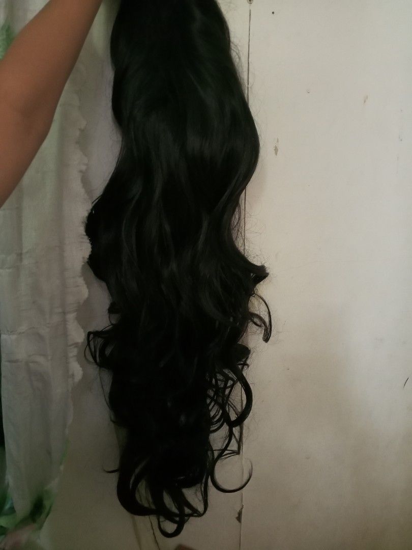 Wavy Hair (Category: Hair) located in Quezon City. Submitted by irydovii (Listing ID 1470807184, Image 1). Description: buy niyo na i bought it before for 280 and now 200 na lang.