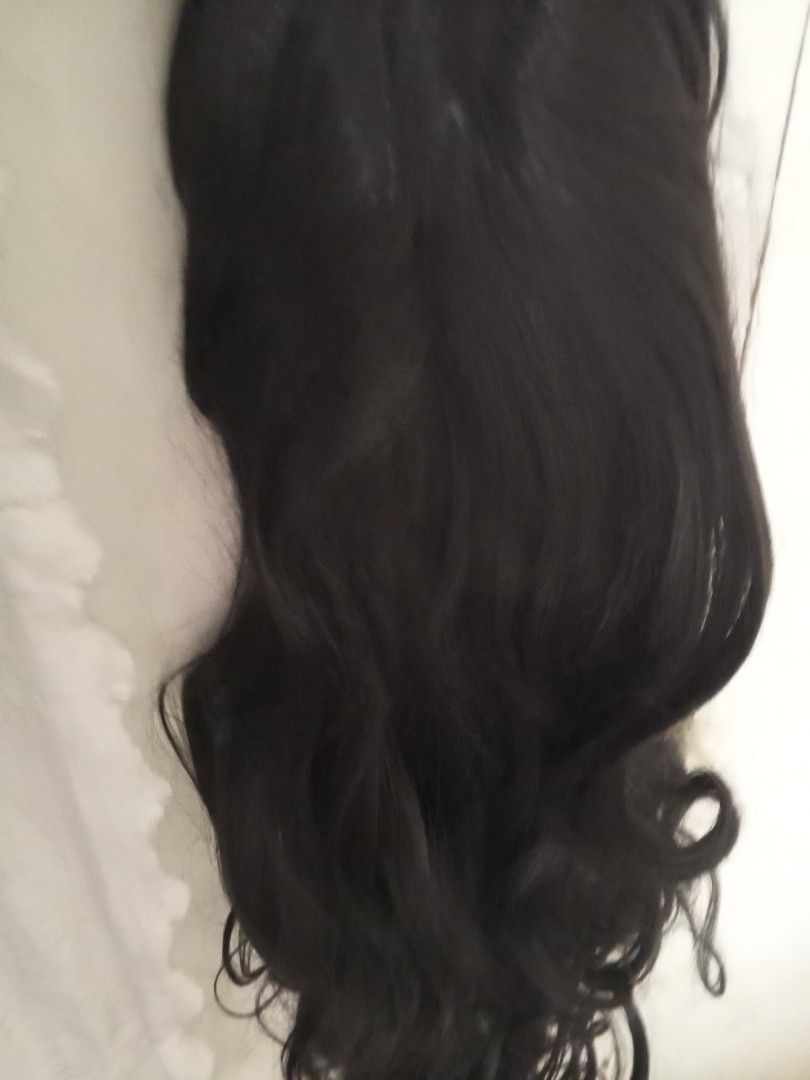 Wavy Hair (Category: Hair) located in Quezon City. Submitted by irydovii (Listing ID 1470807184, Image 2). Description: buy niyo na i bought it before for 280 and now 200 na lang.