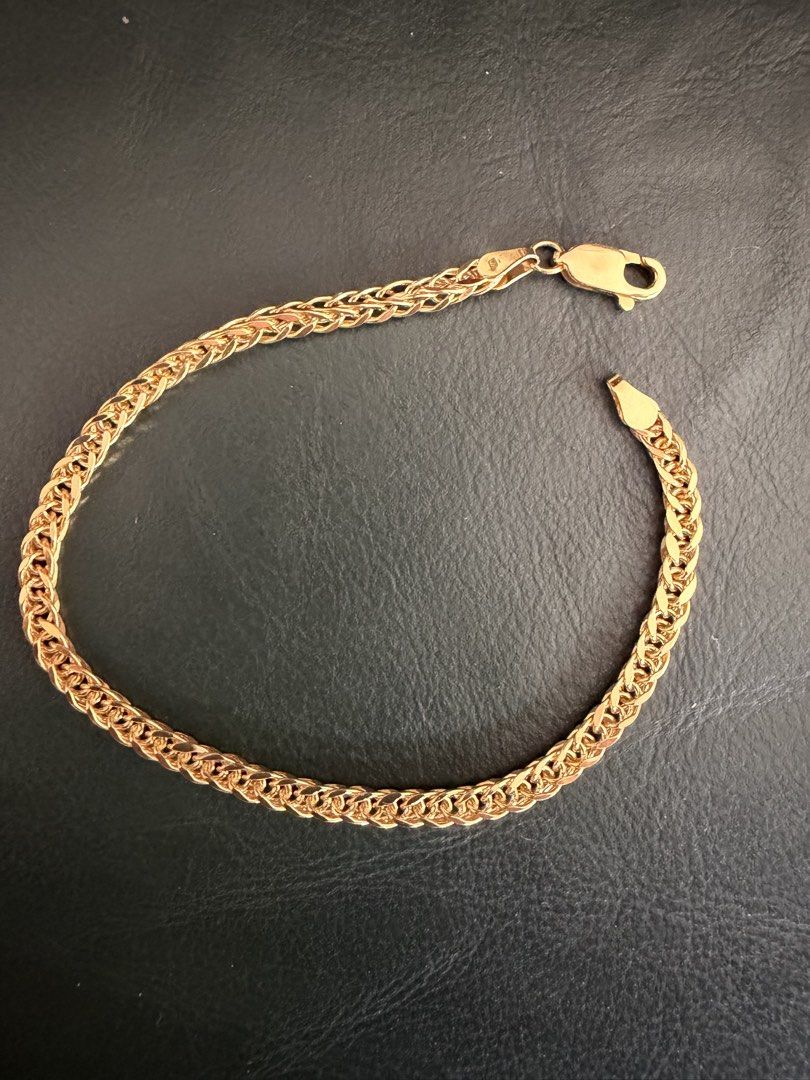 Wheat chain bracelet, 18k 7.5” (Category: Bracelets) located in Las Pinas. Submitted by cath_mill (Listing ID 1470802891, Image 1). Description: Wheat/braid chain bracelet, 7.5” 4.1 g 18k yg Unique classy design, so pretty Glossy, shiny, good as new Ships from Las Pinas (w box) Thank you .