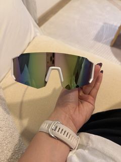 (Category: ) located in . Submitted by activewearobsessed (Listing ID 1470844103, Image 1). Description: .