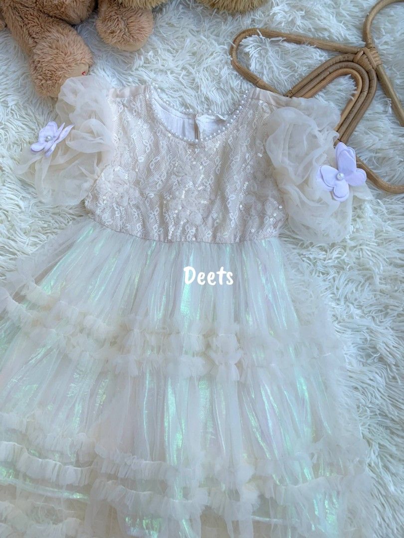 White dress (Category: Babies & Kids Fashion) located in General Santos City (Dadiangas). Submitted by happyhues_2021 (Listing ID 1470780991, Image 2). Description: .