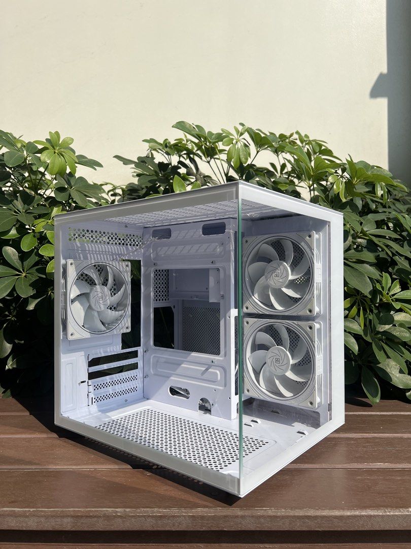 White Micro-ATX Dual Chamber PC Case with Fans (Category: Desktops) located in Manila. Submitted by benedictbuysalot (Listing ID 1470774857, Image 1). Description: Segotep Brave W1 mATX case 2x Reverse Blade Thermalright TL-S12 fans 1x Normal Blade Thermalright TL-S12 fan All daisy chained. Both case and fans come with their original boxes. 2 months old - 1 month used. Price posted. Anonas, QC Lalamove/Pickup.
