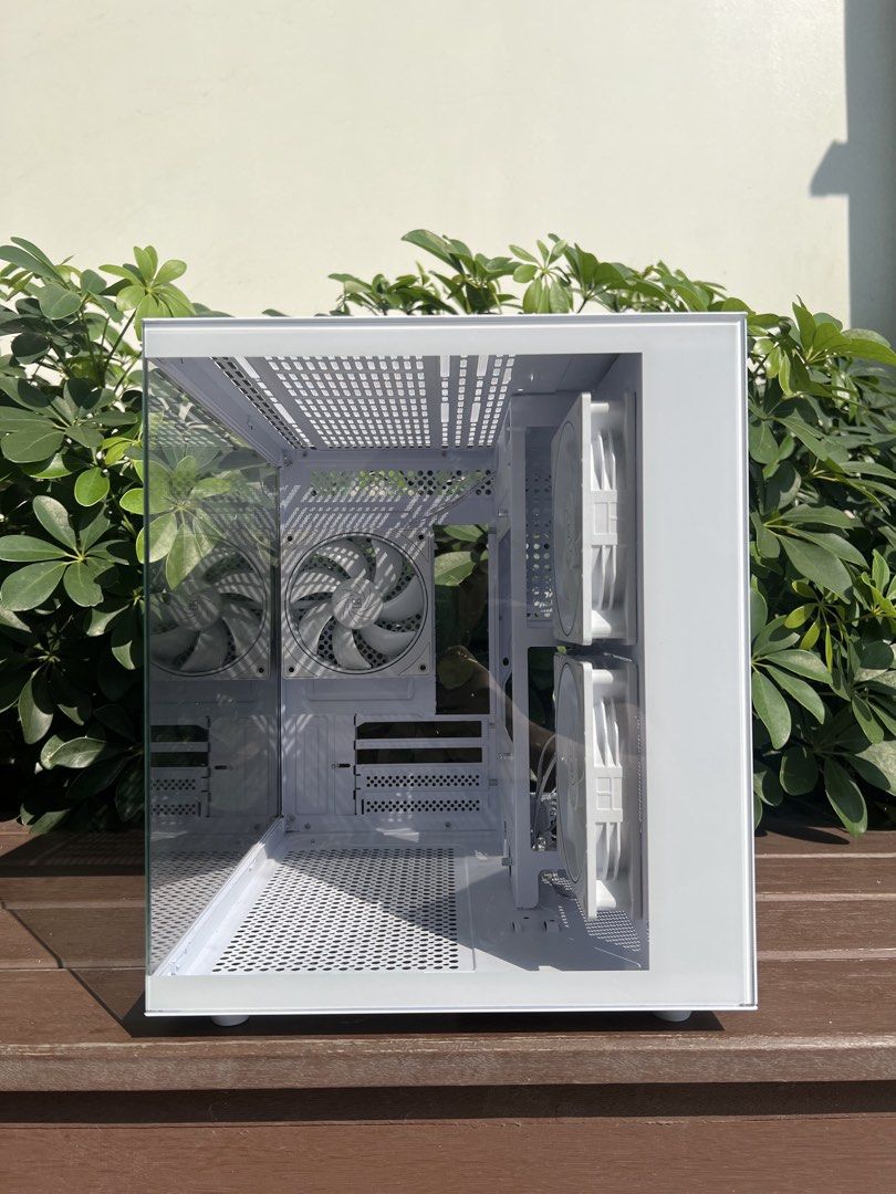 White Micro-ATX Dual Chamber PC Case with Fans (Category: Desktops) located in Manila. Submitted by benedictbuysalot (Listing ID 1470774857, Image 3). Description: Segotep Brave W1 mATX case 2x Reverse Blade Thermalright TL-S12 fans 1x Normal Blade Thermalright TL-S12 fan All daisy chained. Both case and fans come with their original boxes. 2 months old - 1 month used. Price posted. Anonas, QC Lalamove/Pickup.
