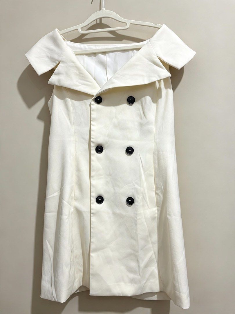 White off-shoulder double-breasted dress (Category: Dresses) located in Manila. Submitted by hannazzy (Listing ID 1470845587, Image 1). Description: .